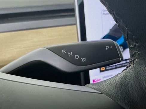 Used 2021 Tesla Model Y Long Range image 24