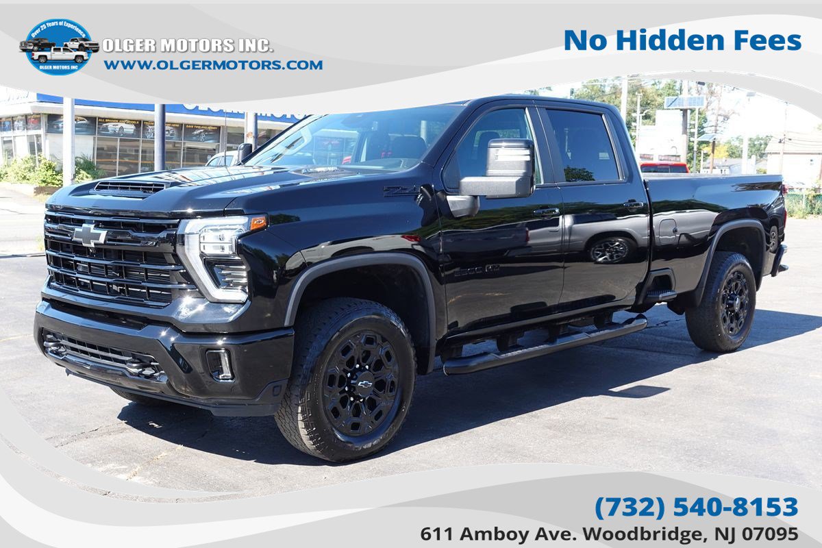 Used 2024 Chevrolet Silverado 2500 LT w/ Midnight Edition AWD/4WD image 1