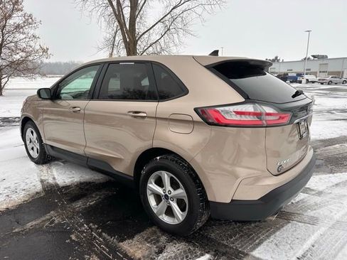 Used 2020 Ford Edge SE image 3