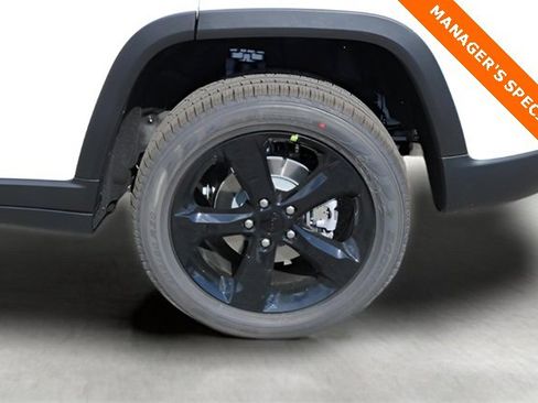 New 2025 Jeep Grand Cherokee Limited w/ Luxury Tech Group II image 9