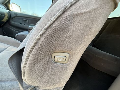 Used 2002 Toyota Tacoma PreRunner image 15