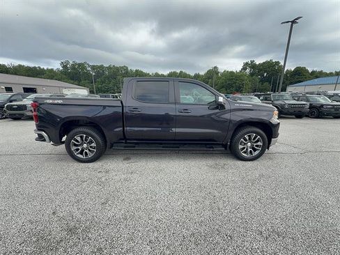 Used 2023 Chevrolet Silverado 1500 LT AWD/4WD image 7