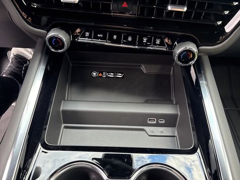 New 2026 Chevrolet Suburban LT w/ Comfort Package image 22