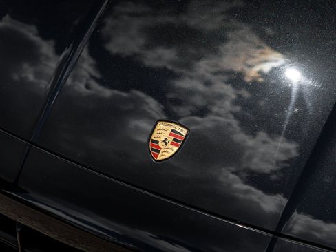 Used 2025 Porsche Cayenne GTS AWD/4WD image 2
