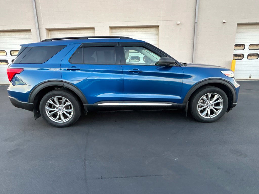 Used 2020 Ford Explorer XLT w/ Equipment Group 202A AWD/4WD image 6
