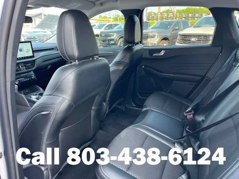 Used 2025 Ford Escape SE FWD image 11