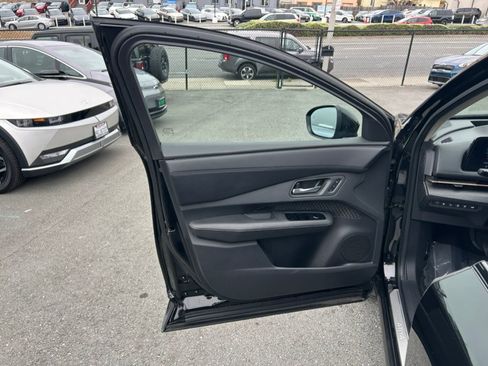 Used 2023 Nissan Ariya FWD image 10
