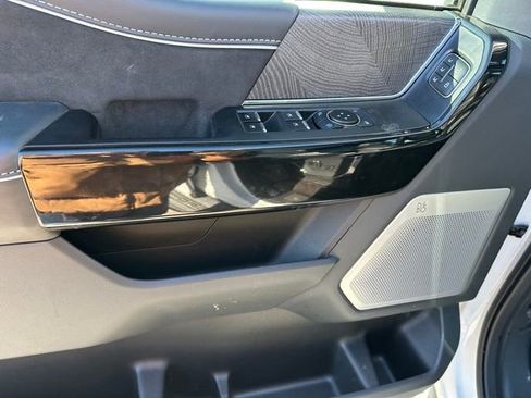 Used 2023 Ford F150 Lightning Platinum image 20