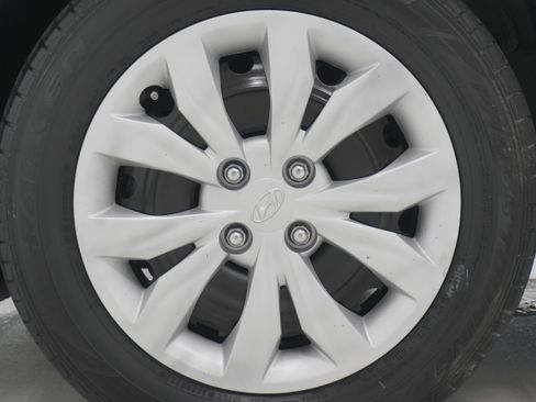 Used 2021 Hyundai Accent SE FWD image 23