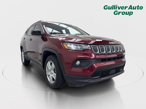 Used 2022 Jeep Compass Latitude w/ Sun and Sound Group AWD/4WD image 13
