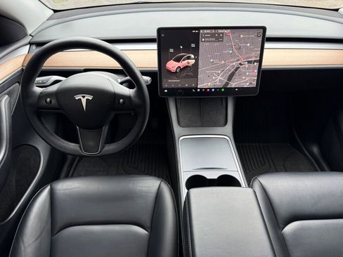 Used 2023 Tesla Model Y Long Range AWD/4WD image 17