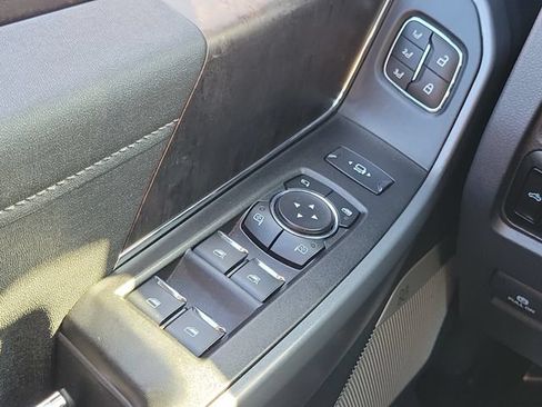 Used 2023 Ford F250 Lariat w/ Lariat Ultimate Package AWD/4WD image 17