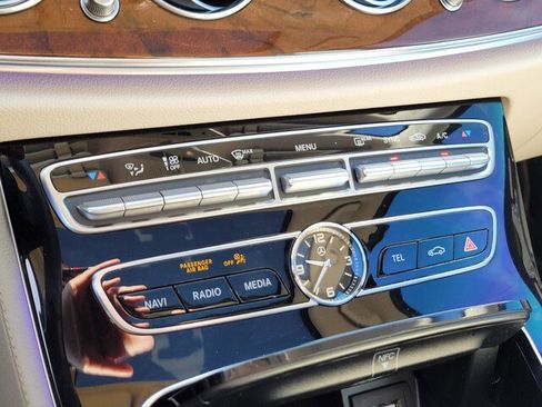 Used 2018 Mercedes-Benz E 300 image 19