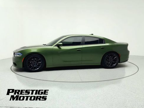 Used 2018 Dodge Charger SXT Plus w/ Quick Order Package 29J RWD image 4