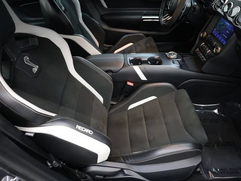 Used 2022 Ford Mustang Shelby GT500 w/ Carbon Fiber Track Pack RWD image 90