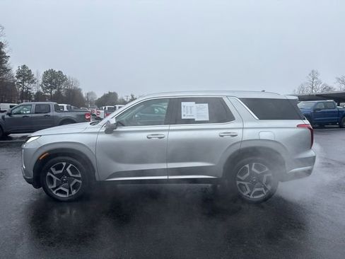 Used 2024 Hyundai Palisade Limited image 2
