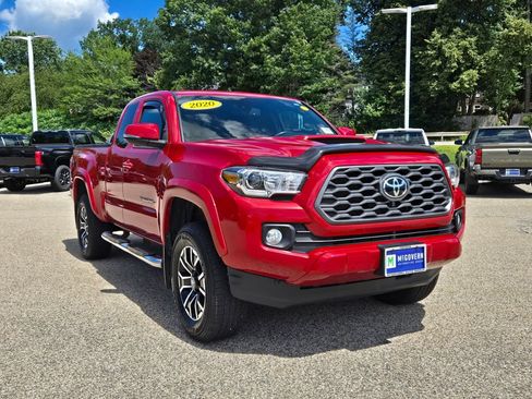 Used 2020 Toyota Tacoma TRD Sport w/ Technology Package AWD/4WD image 8