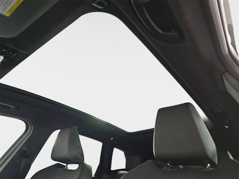 Used 2025 BMW X3 xDrive30i w/ Premium Package image 32