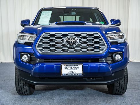 Used 2022 Toyota Tacoma TRD Sport image 2