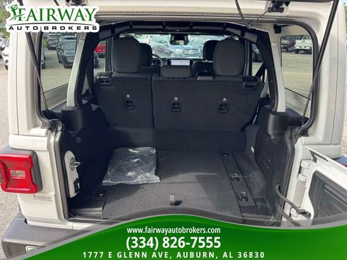 Used 2025 Jeep Wrangler Unlimited Sahara w/ Safety Group AWD/4WD image 26