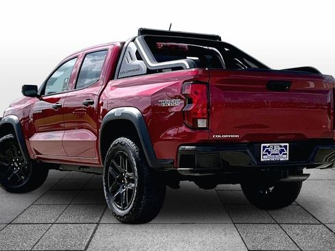 Used 2025 Chevrolet Colorado Trail Boss w/ Midnight Edition AWD/4WD image 12