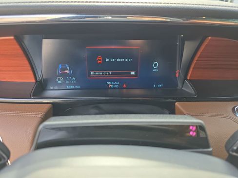 Used 2024 Lincoln Navigator Reserve image 21