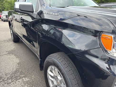 Used 2023 Chevrolet Silverado 1500 LT AWD/4WD image 18