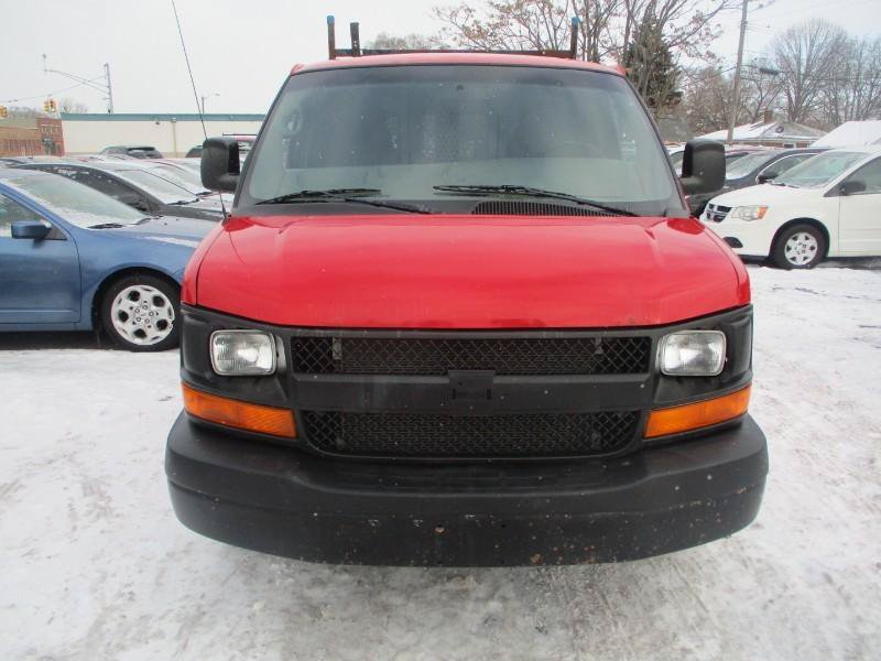 Used 2011 Chevrolet Express 1500 RWD image 3