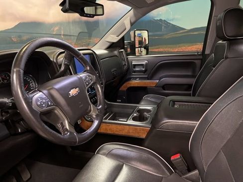 Used 2019 Chevrolet Silverado 2500 High Country w/ Duramax Plus Package image 30