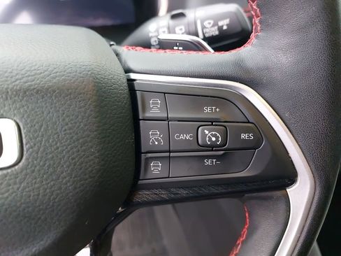 Used 2022 Jeep Grand Cherokee Trailhawk AWD/4WD image 15