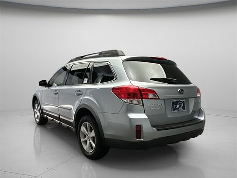 Used 2013 Subaru Outback 2.5i Premium image 5