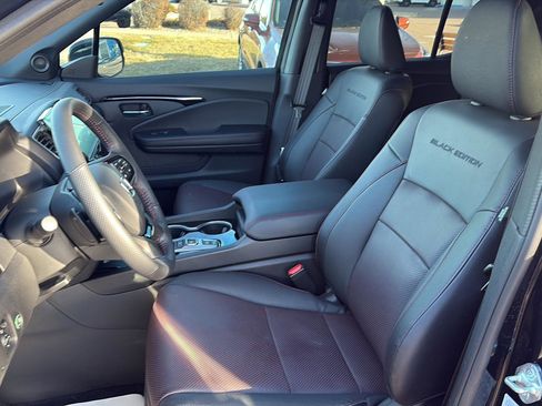 Certified 2025 Honda Ridgeline Black Edition image 11