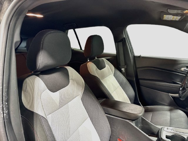 Used 2024 Chevrolet Trax RS FWD image 22