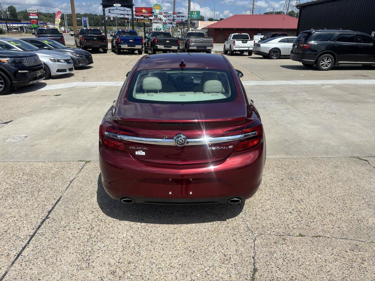 Used 2017 Buick Regal Sport Touring FWD image 4