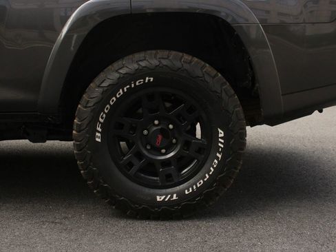 Used 2016 Toyota 4Runner Trail Premium AWD/4WD image 10