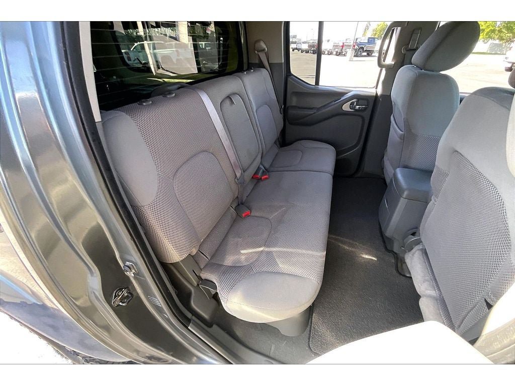Used 2007 Nissan Frontier SE w/ SE Value Truck Pkg AWD/4WD image 28