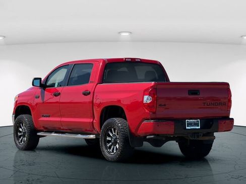 Used 2015 Toyota Tundra Limited w/ Limited Premium Package AWD/4WD image 5