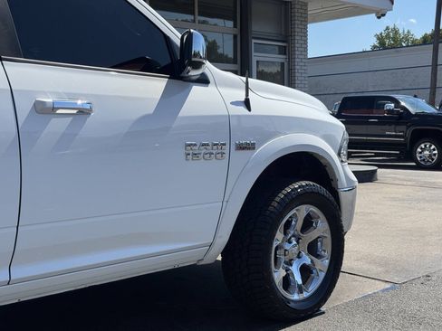 Used 2016 RAM 1500 Laramie AWD/4WD image 9
