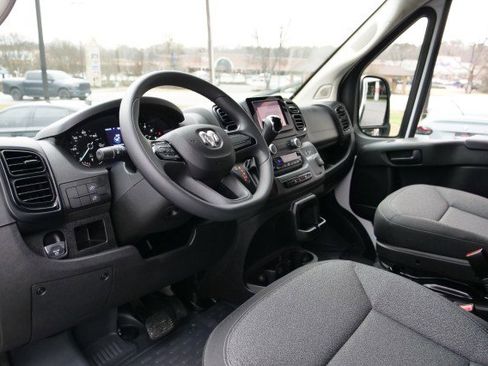 Used 2025 RAM ProMaster 2500 w/ Storage Group image 15