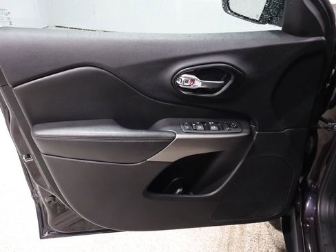 Certified 2021 Jeep Cherokee Latitude Lux w/ Comfort/Convenience Group image 15