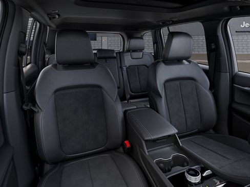 New 2026 Jeep Grand Cherokee Altitude AWD/4WD image 16