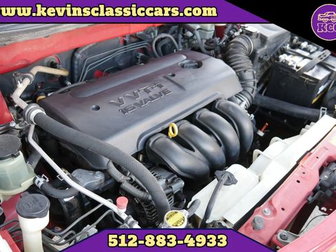 Used 2006 Pontiac Vibe Sport Wagon 4D w/ Preferred Package image 26