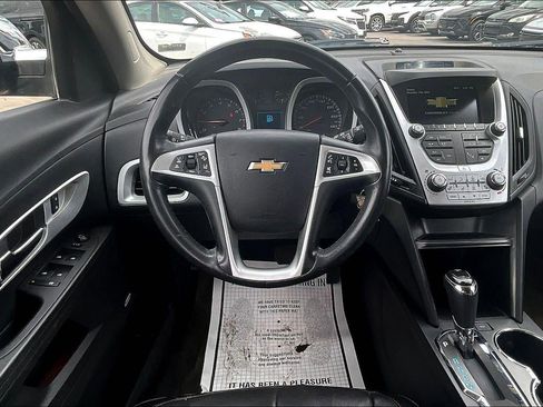 Used 2017 Chevrolet Equinox Premier w/ Enhanced Convenience Package AWD/4WD image 5
