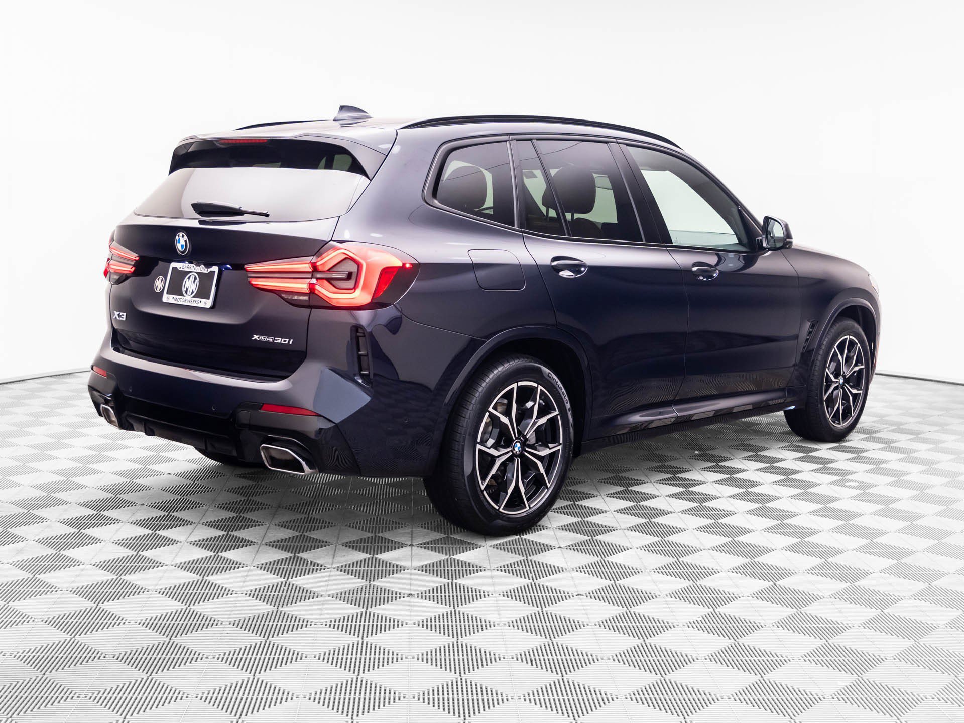 Used 2023 BMW X3 xDrive30i w/ M Sport Package AWD/4WD image 5