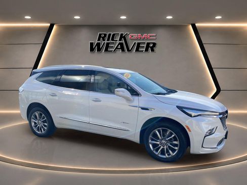 Used 2024 Buick Enclave Avenir w/ Avenir Technology Package AWD/4WD image 8