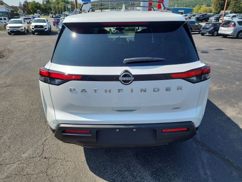 New 2025 Nissan Pathfinder SV image 7