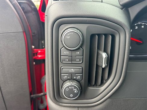 Used 2024 Chevrolet Silverado 1500 Custom Trail Boss image 28