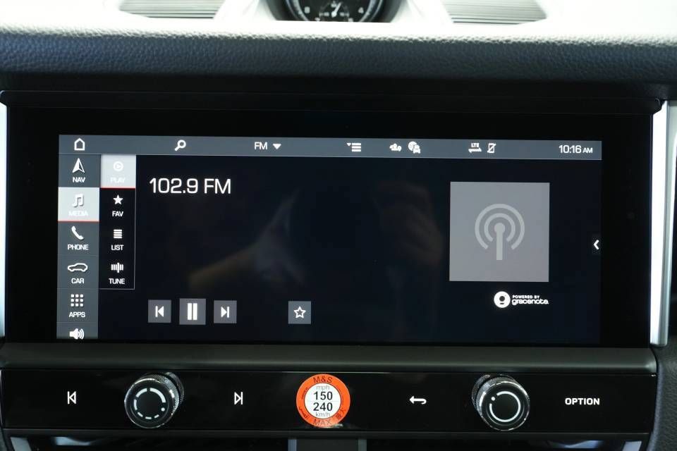 Certified 2026 Porsche Macan AWD/4WD image 18