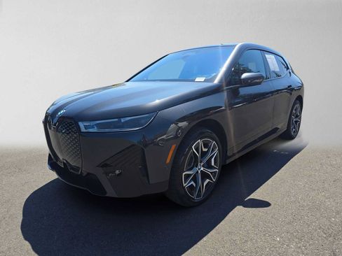 Used 2024 BMW iX xDrive50 w/ Premium Package AWD/4WD image 7