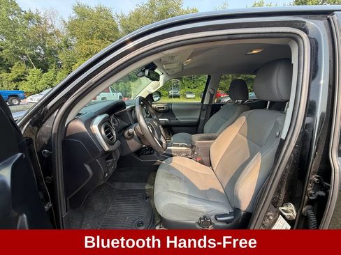 Used 2019 Toyota Tacoma SR5 RWD image 13